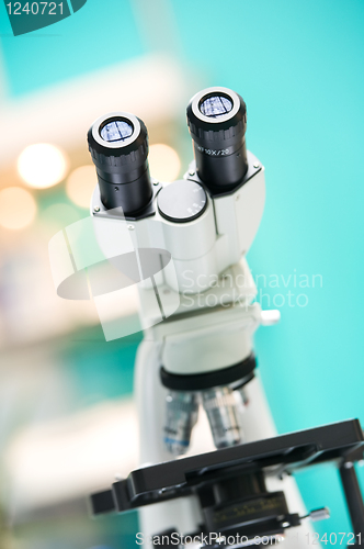 Image of eyepiece of microscope.