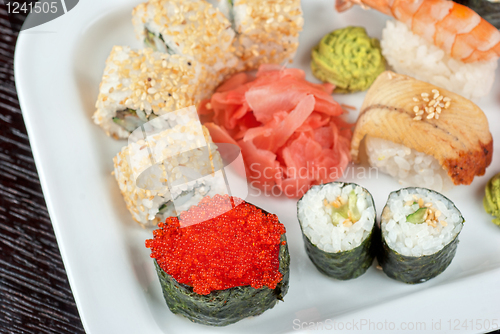 Image of sushi set