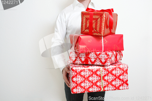 Image of Presenting alot of gifts