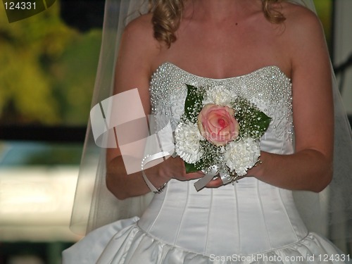 Image of tossing the bouquet