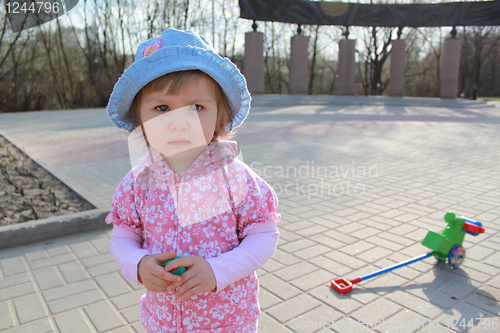 Image of little girl play on walk