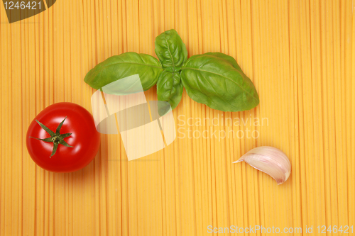 Image of Spaghetti with tomato, garlic and basil