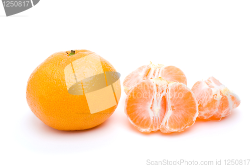 Image of Whole tangerine and some segments