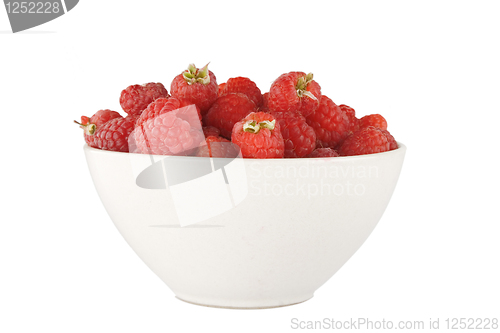 Image of full bowl with ripe raspberry 