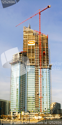 Image of Sunny skyscraper