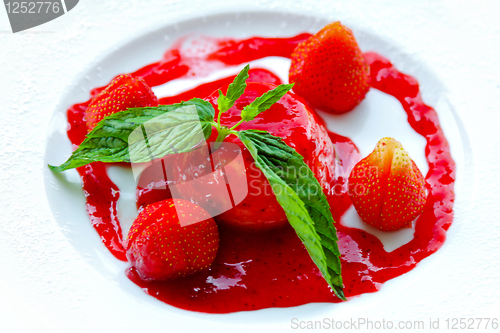 Image of Strawberry panna cotta