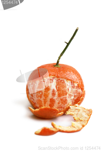 Image of Clementine partly peeled