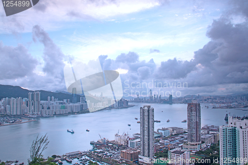 Image of Hong Kong skyline at night 