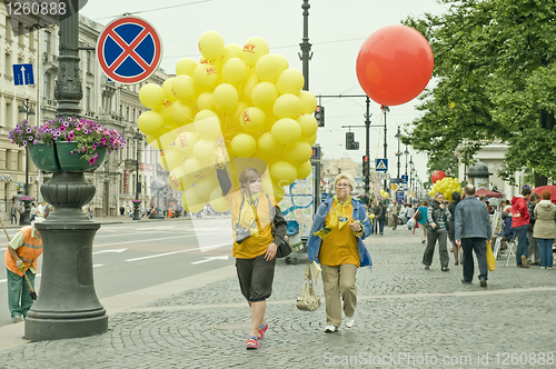 Image of Yellow balloons