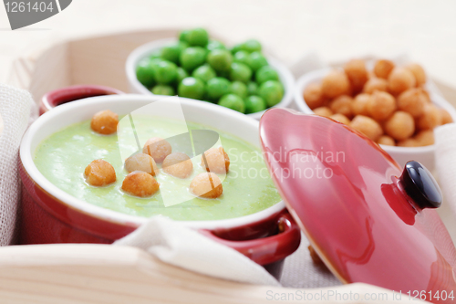 Image of green pea soup