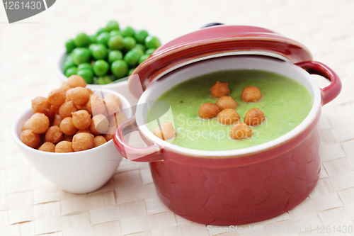 Image of green pea soup