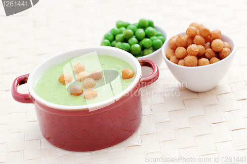 Image of green pea soup