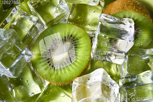 Image of fresh kiwi with ice