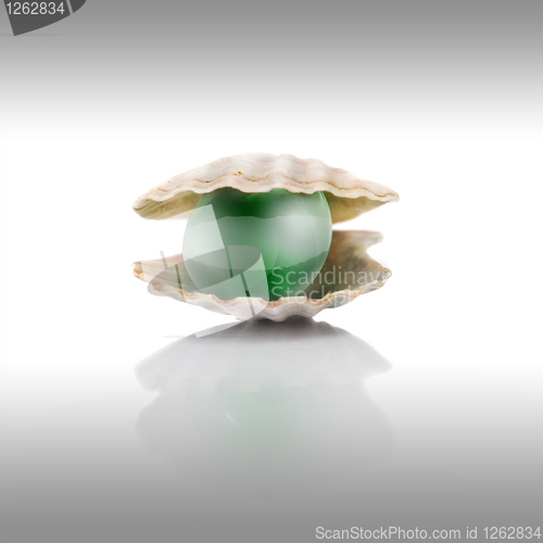 Image of stylized green pearl on white