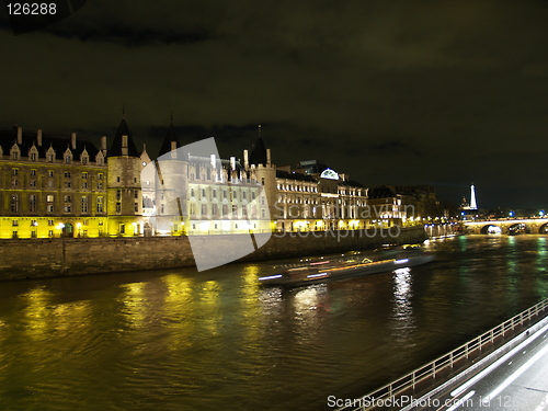 Image of Senna river in the night