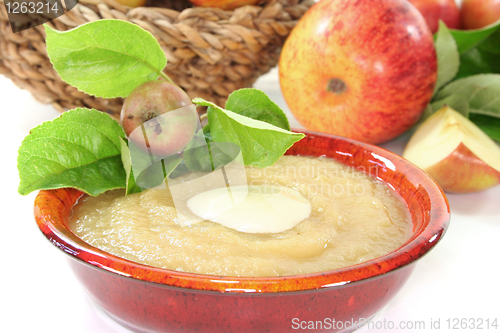 Image of Apple sauce with vanilla sauce