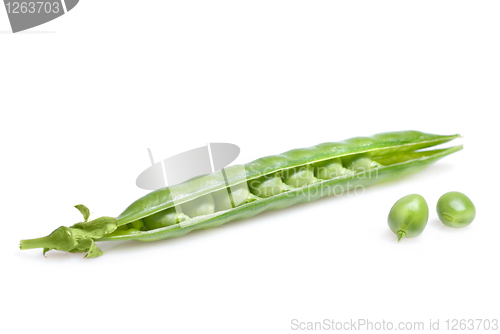 Image of peas isolated on white