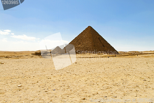 Image of Menkaure pyramid