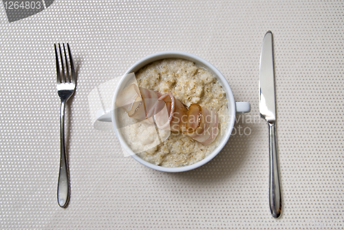 Image of breakfast with oat and bacon