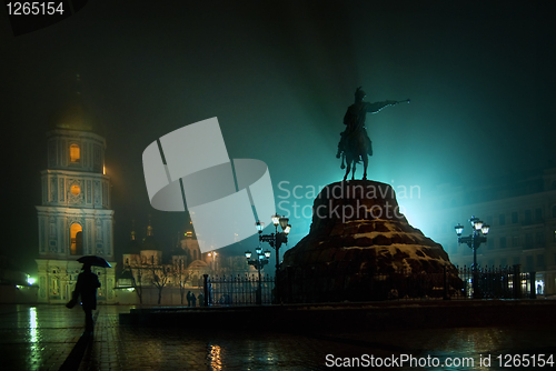 Image of Statue of Bogdan Khemelnitskiy in fog