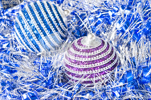 Image of pink and blue christmas balls with decoration