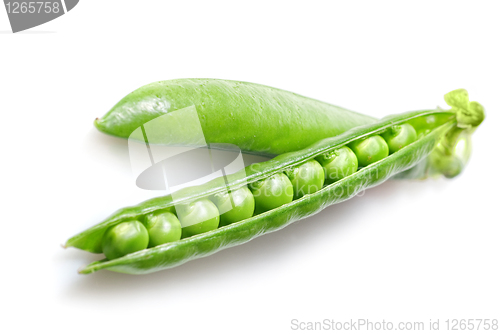 Image of peas isolated on white