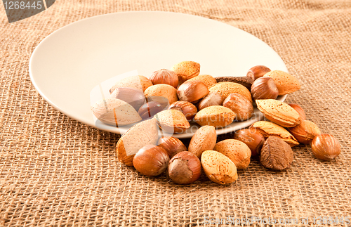 Image of mixed nuts