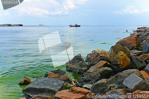 Image of Bay with rocky shore