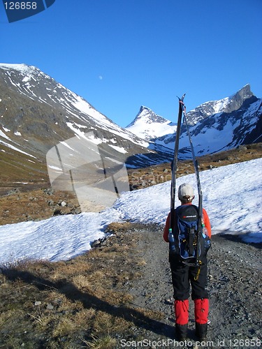 Image of Mountain skiing