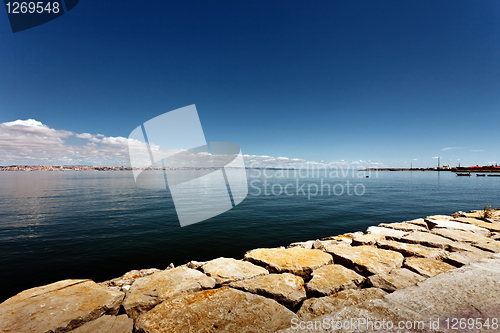 Image of landscape of the Tejo river.