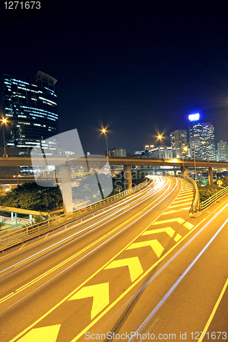 Image of traffic in city at night 