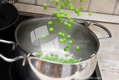 Image of Cooking green peas