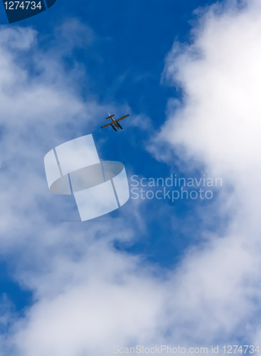 Image of seaplane in the sky