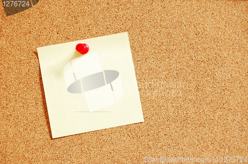 Image of blank sheet paper on bulletin board