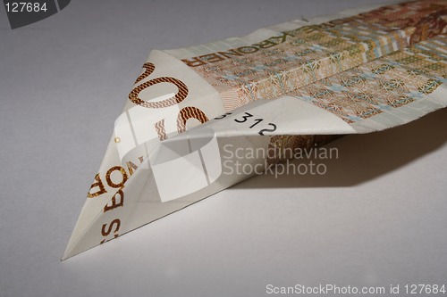 Image of money flyes