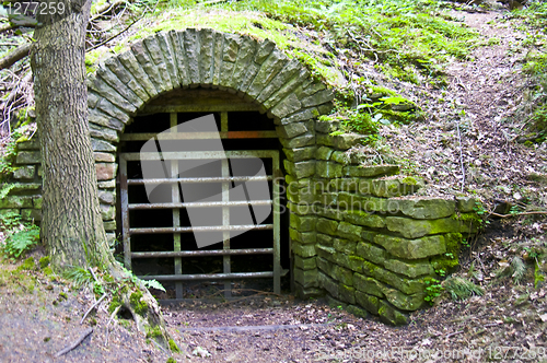 Image of Abandoned adiit
