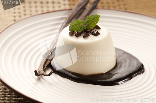 Image of Panna Cotta with chocolate and vanilla beans