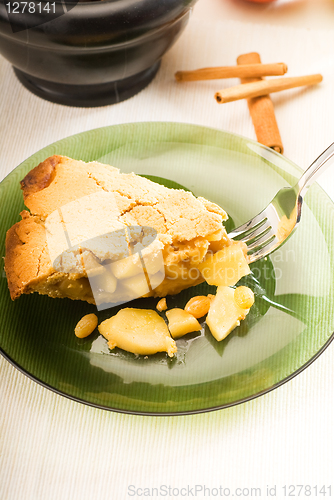Image of fresh homemade apple pie
