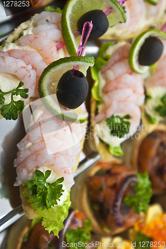 Image of Large shrimps on plate