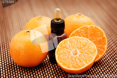 Image of tangerine essential oil 