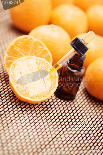 Image of tangerine essential oil 