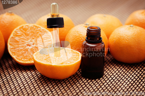 Image of tangerine essential oil 