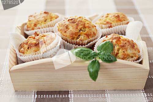 Image of muffins with ham and cheese