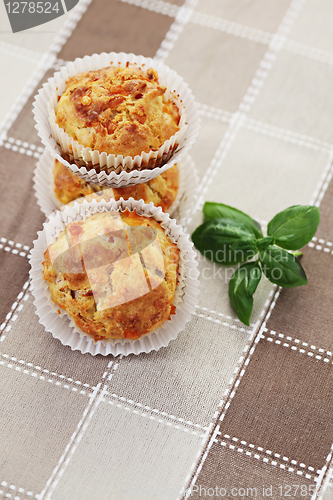 Image of muffins with ham and cheese