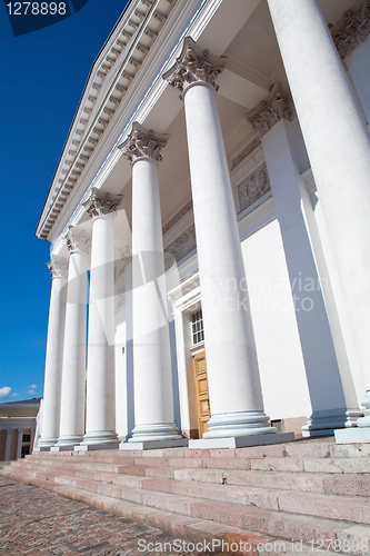 Image of Tuomiokirkko church in Helsinki, Finland