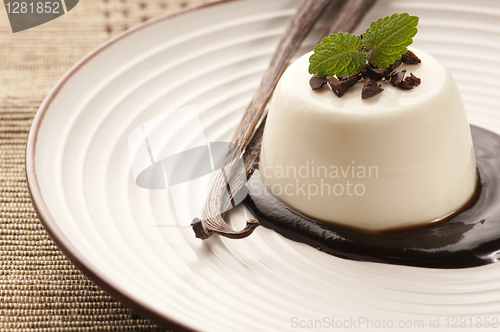 Image of Panna Cotta with chocolate and vanilla beans