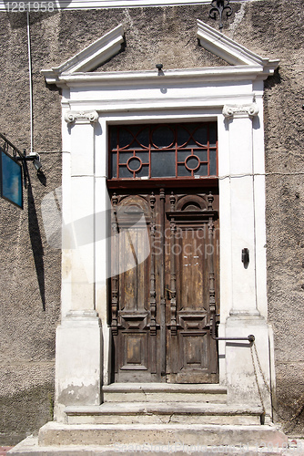 Image of Wooden door 