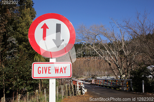Image of Give way