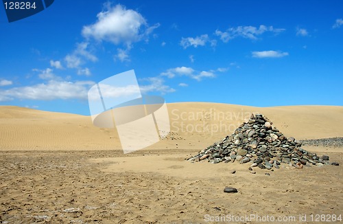 Image of Stones in the desert