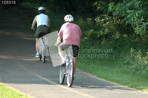 Image of Couple cycling